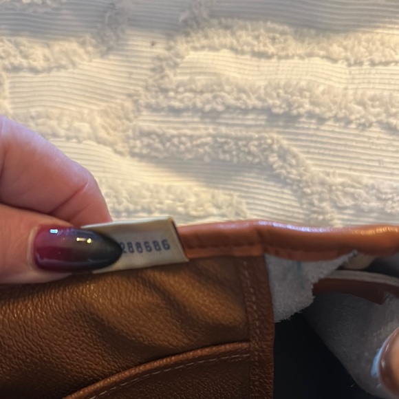Dooney Bourke hand bag - Picture 10 of 14